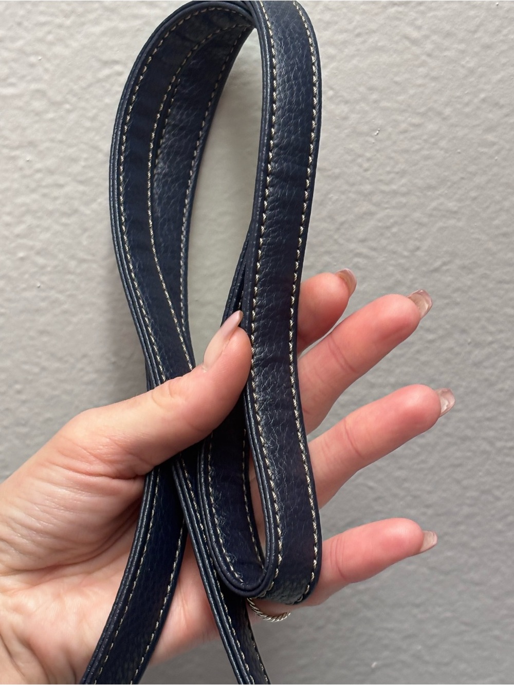 Tignanello NWOT Blue Genuine Leather Crossbody Bag + 2 Keychains - Picture 8 of 16